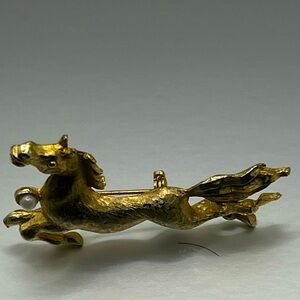 Elegant Gold Horse Brooch with Pearl Detail